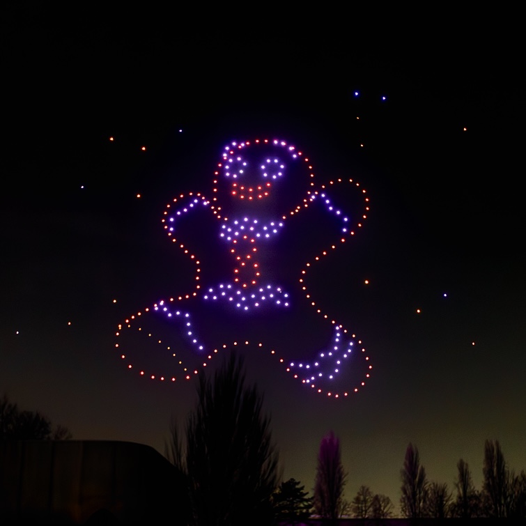 bonhomme de pain d'épices formé lors du spectacle de drones à villeneuve-la-garenne