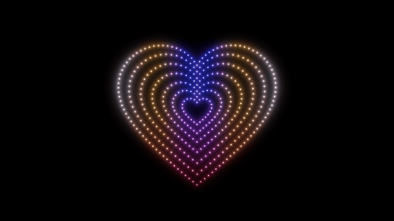 un corazón formado por drones durante un espectáculo