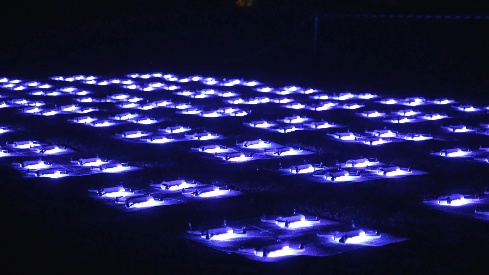 spectacle son et lumière de drones - Allumee