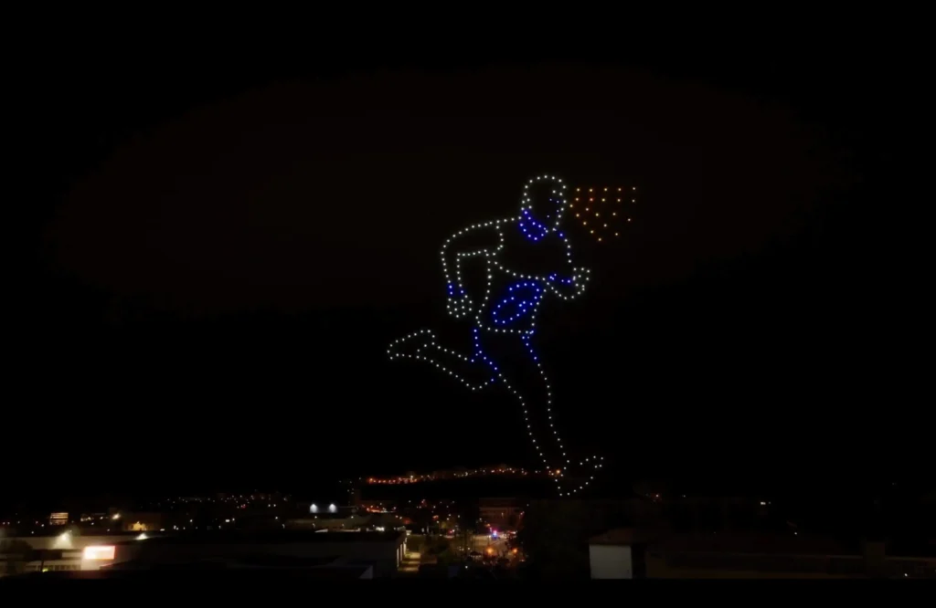asics-saintelyon-drone-show-verlicht